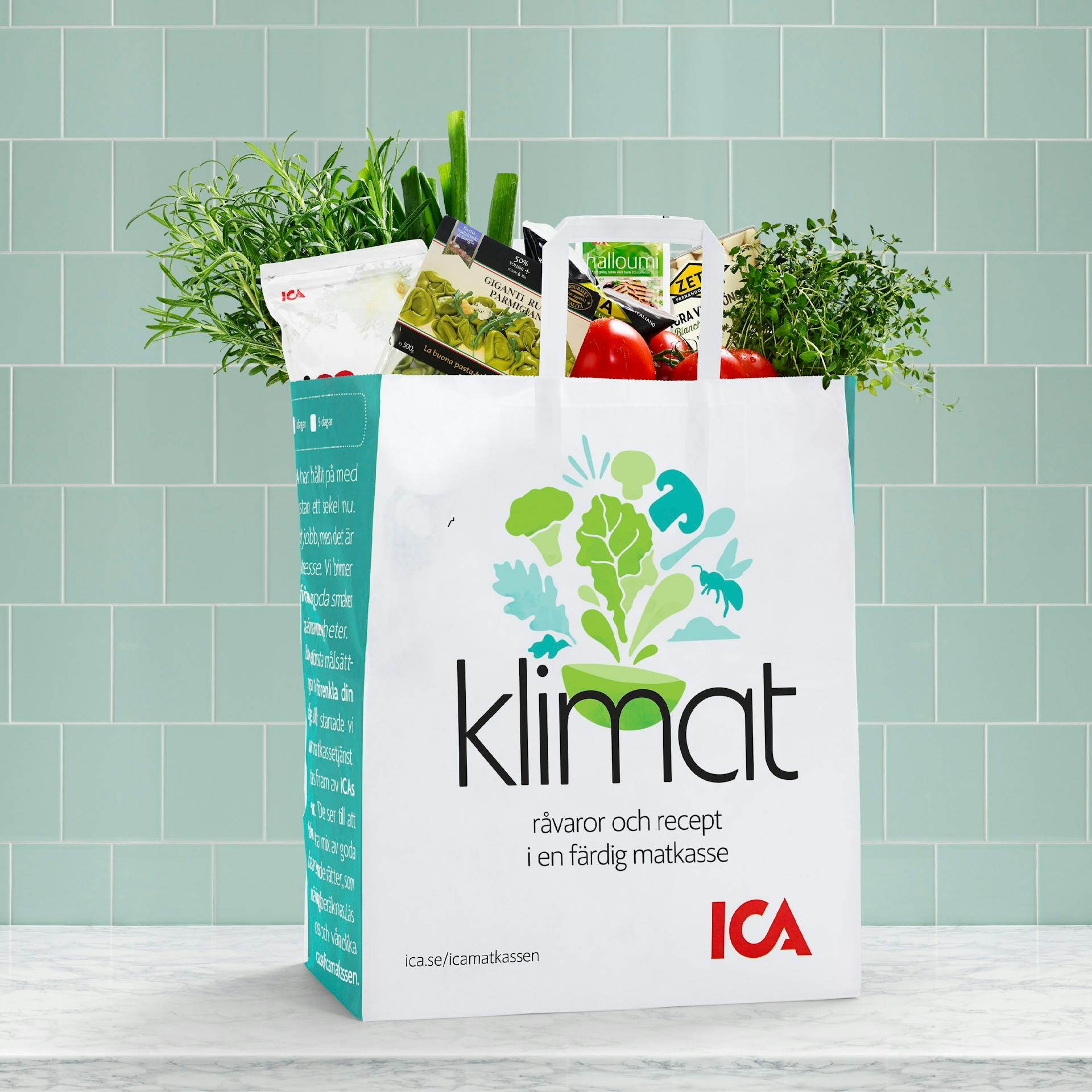 ICA's climate-friendly bag is packed with vegetables and other goods